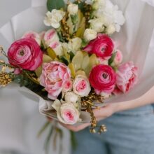 Bouquet,for,the,bride,in,female,hands.,flowers,for,the