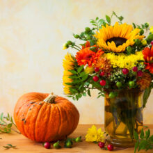 Autumn,still,life,with,flowers,and,pumpkin